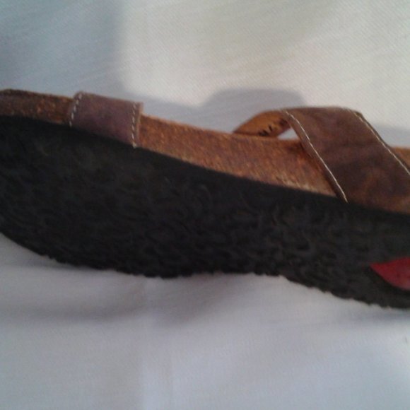 Think! Sandals - Picture 7 of 10